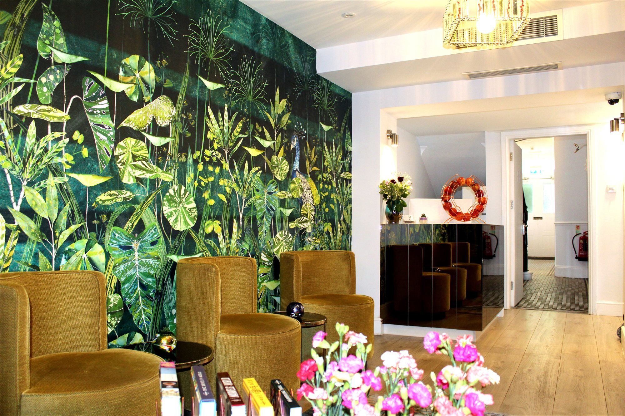 Aparthotel 1 Craven Hill Gardens 4*
